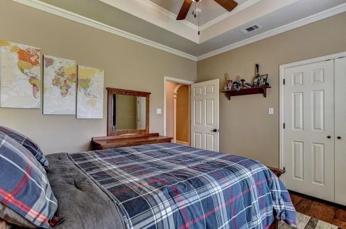 1757 Woodlake Rd, Denison TX 75021-8020 exterior