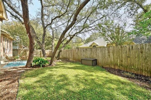 6405 Abilene Trl, Austin TX 78749-2845 exterior