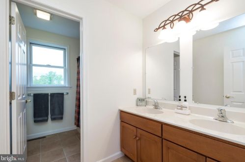 30 Hershey Dr, Pottstown PA 19465-8137 exterior