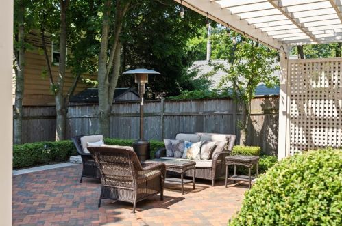 523 Carlisle Ave, Milwaukee WI 53217-4831 exterior