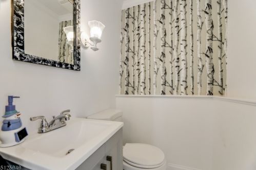 1508 Fox Trl, Mountainside NJ 07092-1302 exterior