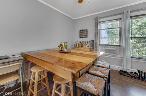 5725 Giddings St, Chicago IL 60630-2930 exterior