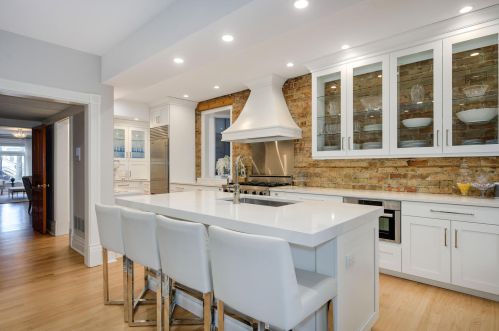 619 Belden Ave, Chicago IL 60614-3305 exterior