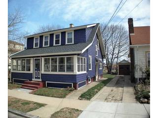 18 Louis Ave, Providence, RI 02907-3413