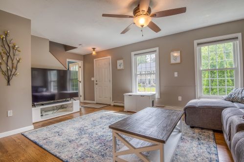 5 Styles Dr, Concord NH 03301-8634 exterior