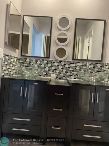 117 Sagamore Ter, Fort Pierce FL 34983-1262 exterior