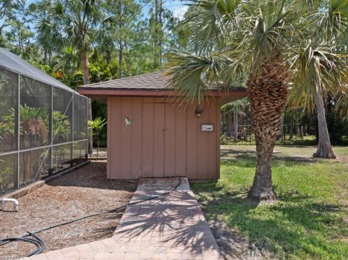 5501 Cynthia Ln, Naples FL 34112-5454 exterior