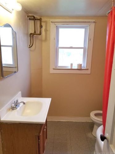 30 Hawkins St, Derby CT 06418-1507 exterior