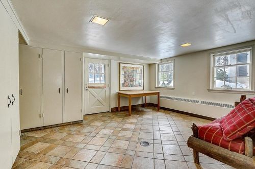 8415 Pelican Ln, Milwaukee WI 53217-2060 exterior