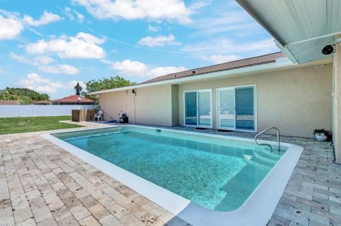 4401 19th Pl, Naples FL  34116-6405 exterior