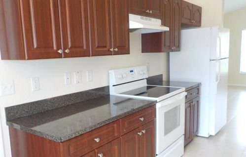 512 Colonial St, Fort Pierce FL  34983-8649 exterior