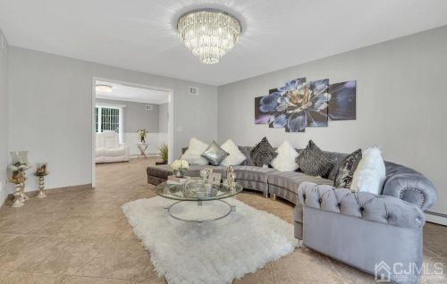 40 Ponderosa Ln, Old Bridge NJ  08857-3334 exterior