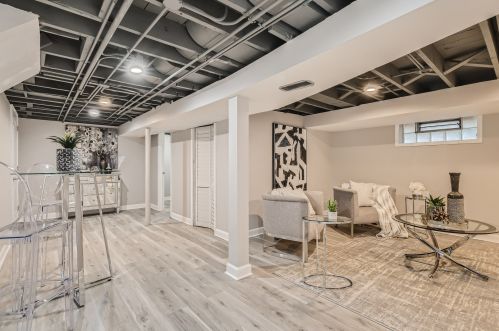 7433 Prairie Ave, Chicago IL  60619-1824 exterior