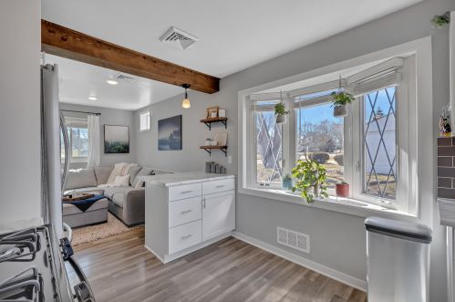 6252 Bennett Ave, Milwaukee WI  53219-4117 exterior