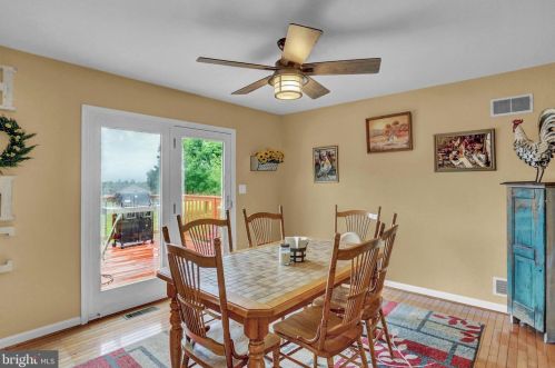 286 Bollinger Rd, Littlestown PA 17340-9121 exterior