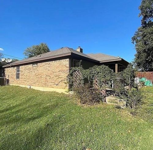 2028 Denmark St, Dallas TX 75253-5925 exterior