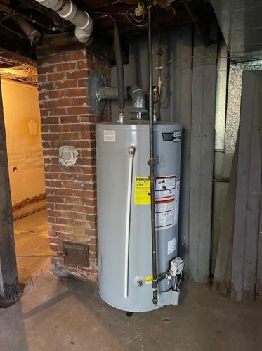 454 Winter St, Woonsocket RI 02895-1176 exterior