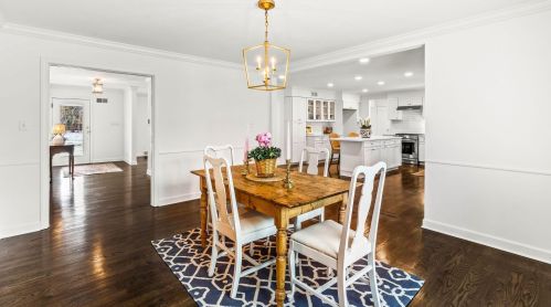 7705 Lake Dr, Milwaukee WI  53217-2910 exterior