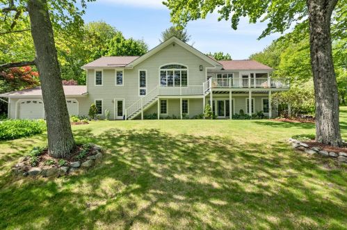 31 Sunset Ave, Concord, NH 03307-2730