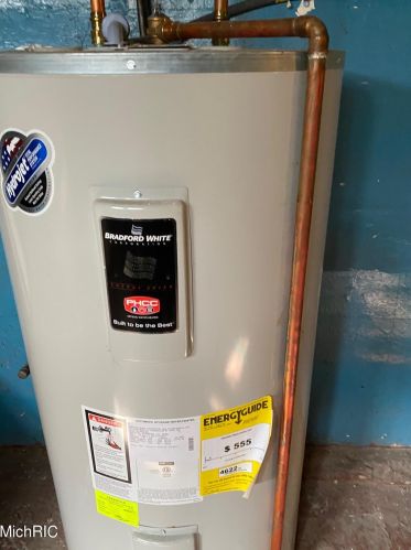 313 Larch Ave, Meskegon MI 49441-2417 exterior