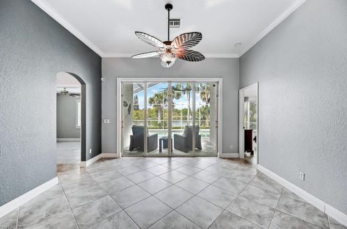 7571 Berkshire Pne Dr, Naples FL 34104-9445 exterior