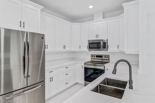 4450 16 Ave, Naples FL 34120-2366 exterior