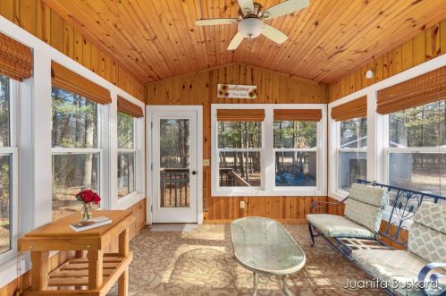 2461 Orchard Valley Dr, Fennville MI  49408-8461 exterior