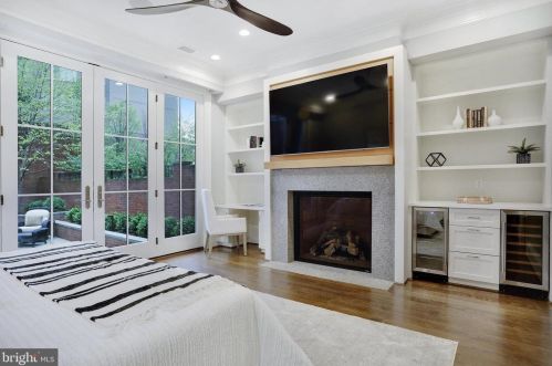 420 3rd St, Washington DC  20003-1930 exterior