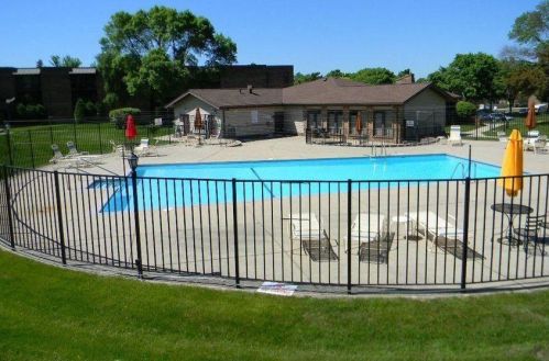 3749 88th St, Milwaukee WI  53222-2753 exterior