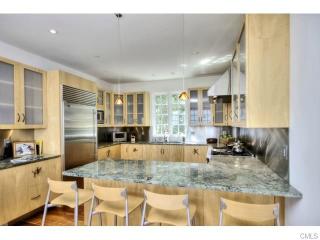 25 Sterling Dr, Westport CT  06880-6630 exterior