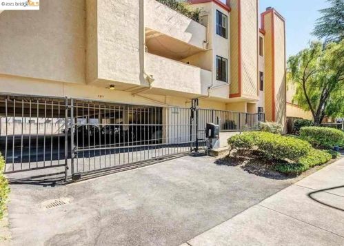 1670 Clayton Rd, Concord CA  94520-3268 exterior