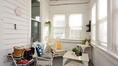 3148 Christiana Ave, Chicago IL 60618-6881 exterior