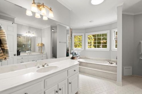 100 Riv Holw Ct, Duluth GA 30096-2414 exterior