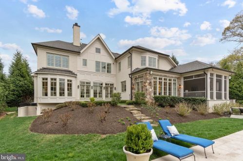 7206 Capitol View Dr, Mc Lean, VA 22101-2618