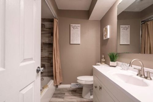 8812 Dogwood St, Milwaukee WI 53224-4016 exterior