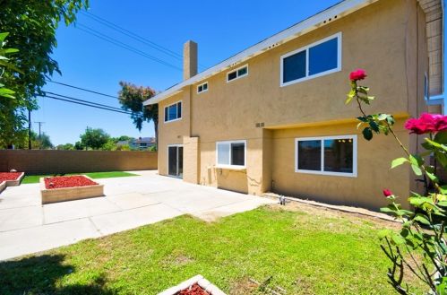 17522 Medford Ave, Tustin CA  92780-1922 exterior