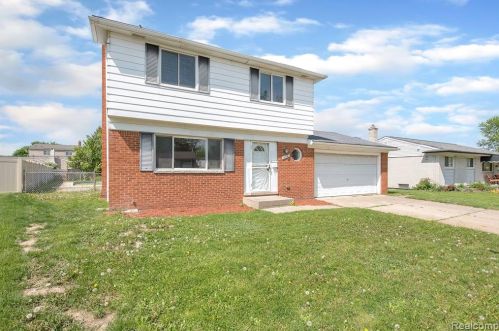 28918 Kathryn St, Garden City, MI 48135-2752