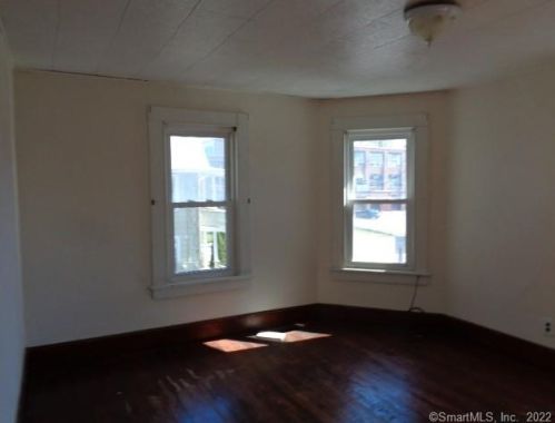 85 Brightwood Ave, Torrington CT 06790-5010 exterior