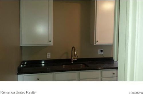 5688 Colonial St, Dearborn Heights MI  48127-3149 exterior