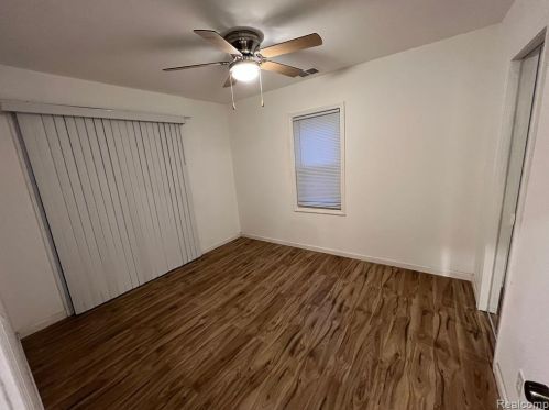 24086 Annapolis St, Dearborn Heights MI  48125-1914 exterior