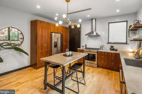 2401 Emerald St, Philadelphia PA  19125-1204 exterior