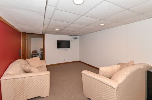 4017 54 St, Milwaukee WI 53220-2613 exterior