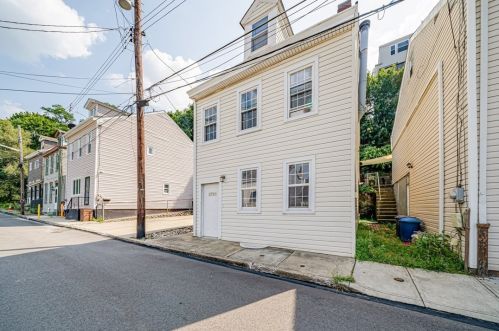 2737 Shelly St, Pittsburgh PA  15203-2514 exterior