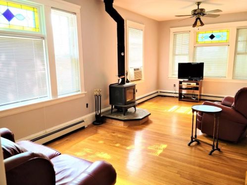 23 Sharon St, Providence RI 02908-4218 exterior