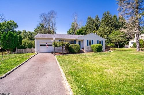 3 Ellam Dr, Dover, NJ 07869-2610