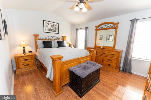 242 Stonebridge Blvd, New Castle DE 19720-6711 exterior