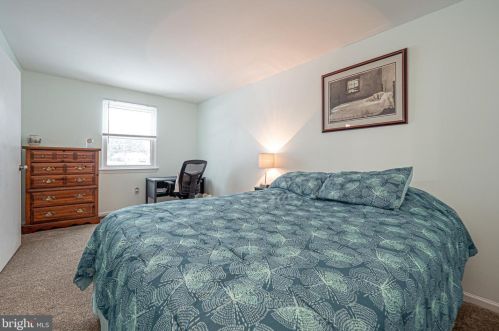 4 Orch Ct, Limerick PA 19468-2902 exterior