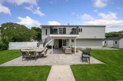 6 Bethal Ln, Commack NY 11725-1003 exterior