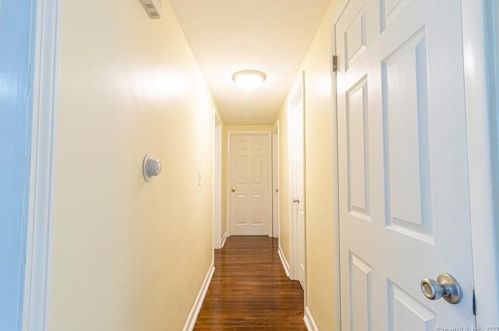 36 Park Avenue Ext, Uncasville CT 06382-1817 exterior