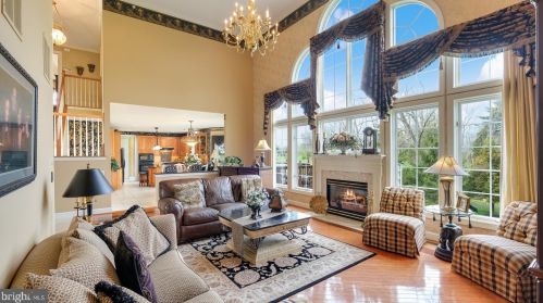 2706 Dillon Dr, Jamison PA 18929-1259 exterior